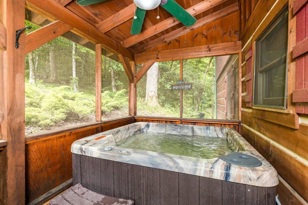 Pigeonforge Cabin Game Roomdog Friendlyhot Tub Pigeon Forge Kültér fotó