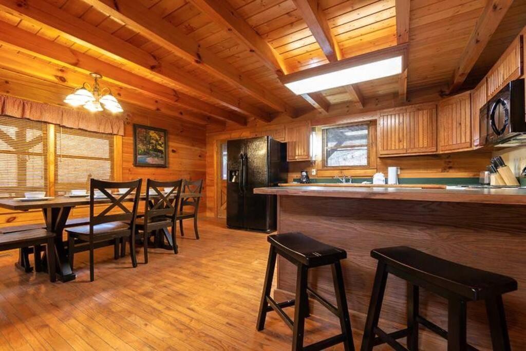 Pigeonforge Cabin Game Roomdog Friendlyhot Tub Pigeon Forge Kültér fotó